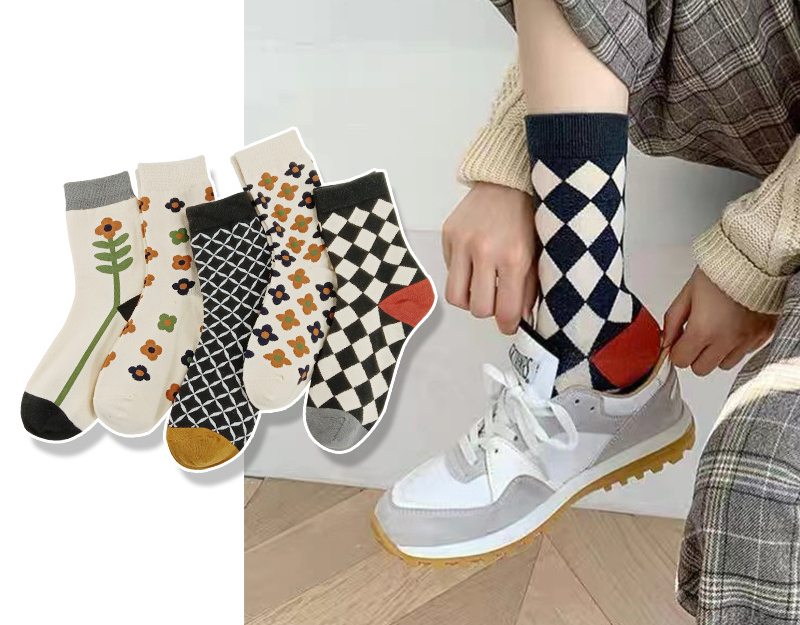 

Socks Women's Autumn Winter Chessboard Women's Middle Tube Fashion Versatile, Pink