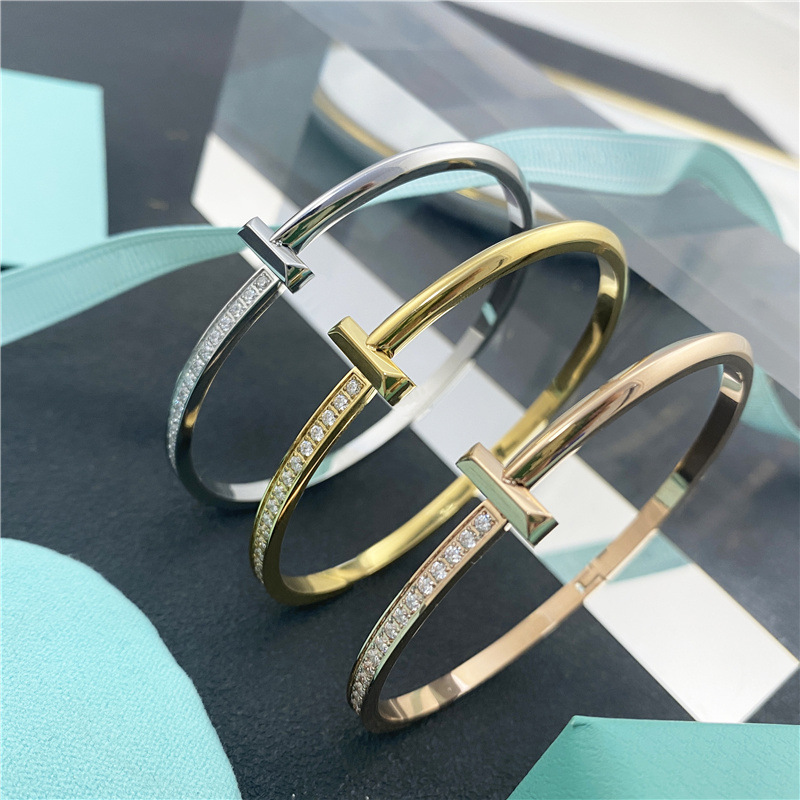 

Classic Brand Single Row Crystal T Cuff Bracelet Fashion Couple Wedding Bracelet for Women Plating 18K Gold Luxury Designer Bracelets Stainless Steel Jewelry