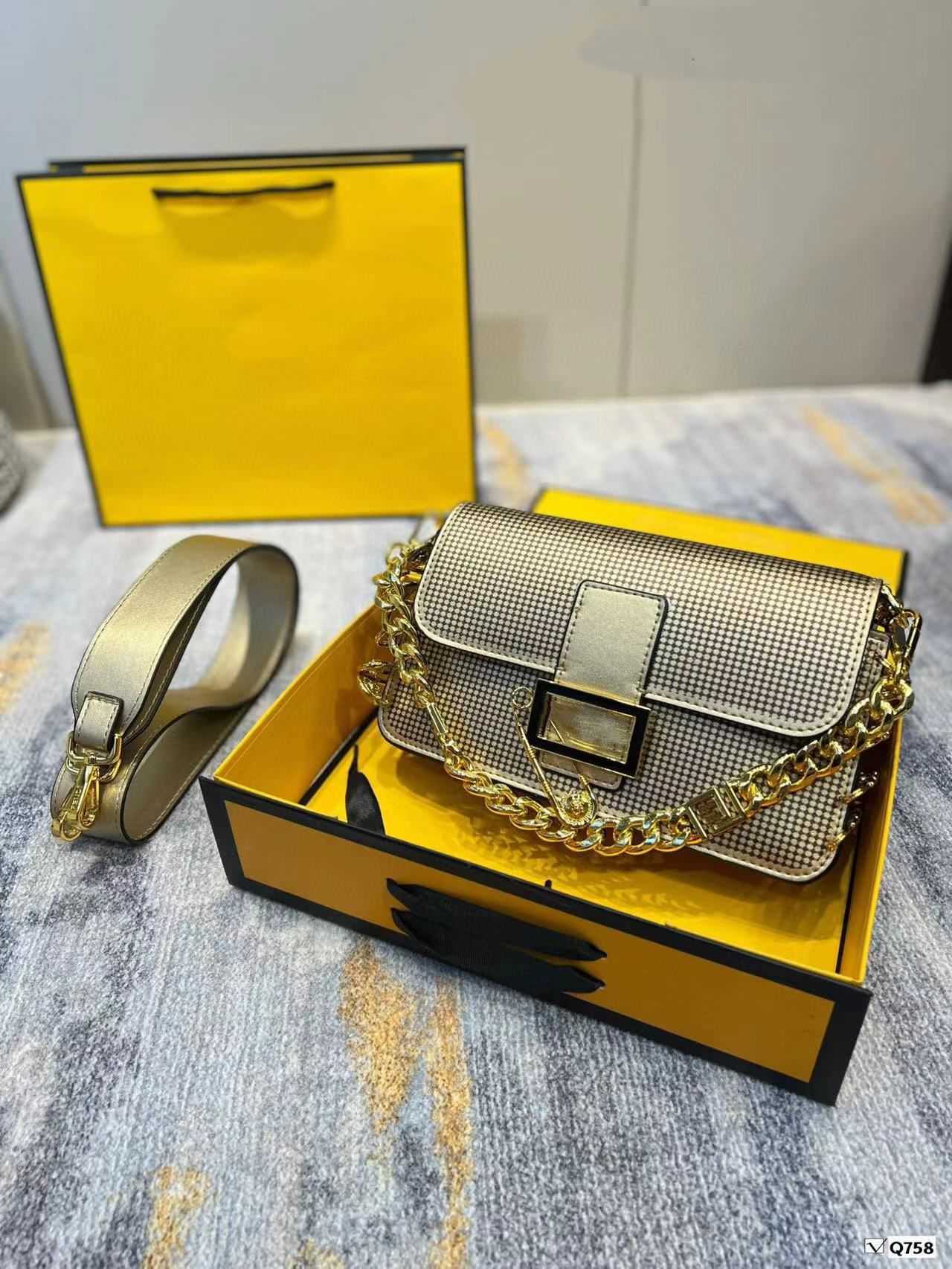 

New F-pin Gold Print Medusa Foreign Style One Shoulder Diagonal Straddle Postman Staff Armpit Handbag Women's Bag Fashion, Gold5