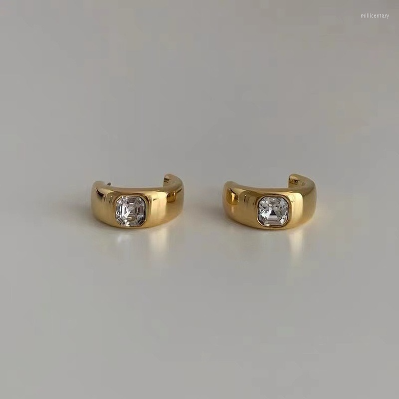 

Dangle Earrings Simple Square Diamond Inlaid Hollowed Out C-shaped Korean Retro Girls'HME2305231 Products