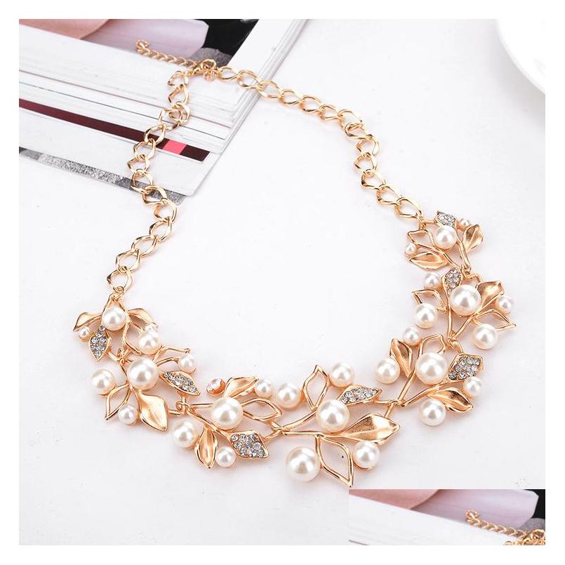 

Earrings Necklace Europe Fashion Party Casual Jewelry Set Womens Faux Pearl Rhinestone Leaves Necklaces With Earrings Drop Delivery Dh3Xh, As the picture