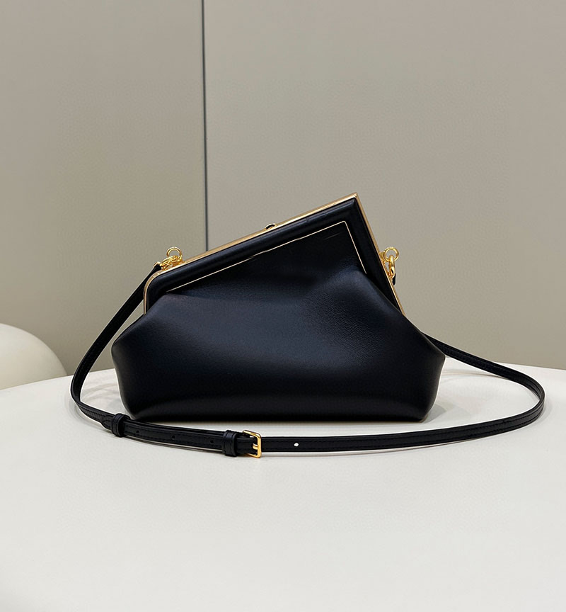 Retro European and American ladies black shoulder bag designer leather gold hardware luxury best selling lock trend