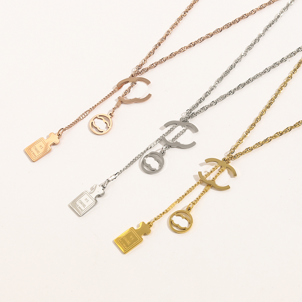 

3 Colour Stamp Necklaces Luxury Fashion Choker Necklace Designer Gold Plated Stainless Steel Letter Pendant Necklaces For Women Wedding Jewelry