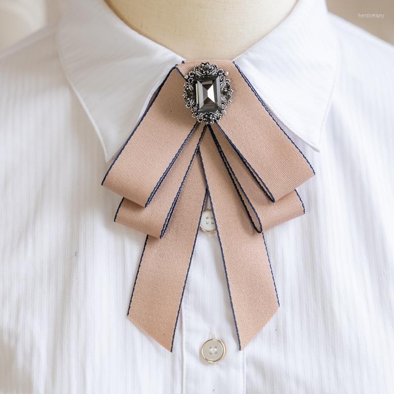 

Bow Ties Fabric Tie Crystal Cloth Art Bowknot Brooch College Style Shirt Collar Pins Fashion Jewelry Gifts For Women Accessories
