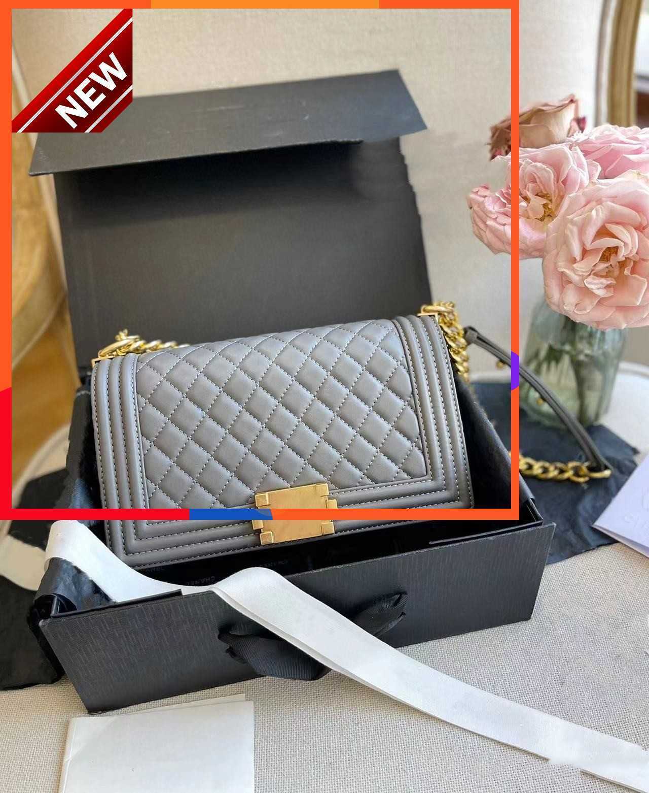 

Women's luxury designer shoulder bag top leather argyle hardware chain with crossbody bag 9 kinds of fashion color envelope bag factory direct sales, Black