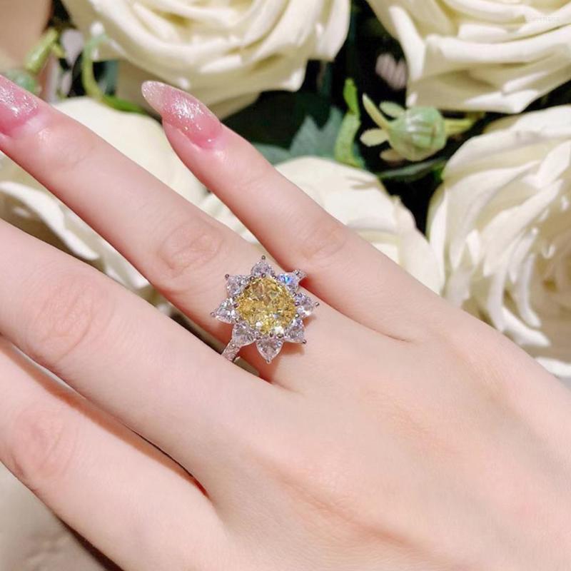 

Wedding Rings Sunflower Shape Gift Party Bands For Women Luxury Trendy Jewelry Women's Female Flower Crystal Ring