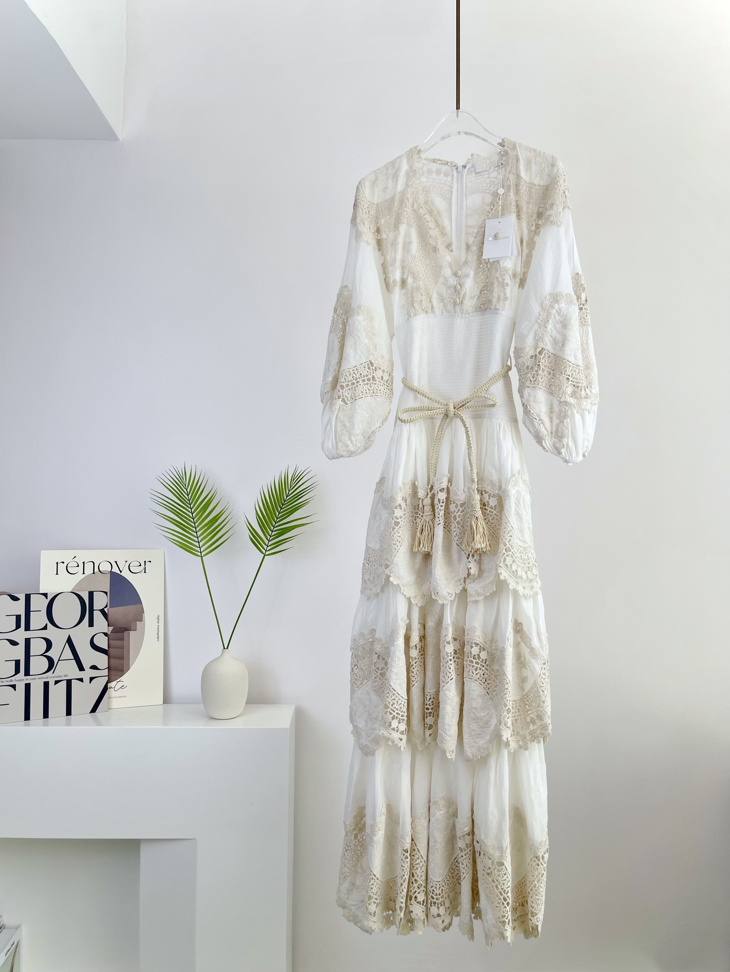 

2022 Australian fashion brand Casual Dresses dreamy ramie Crocheted POM decorative dress, Ivory