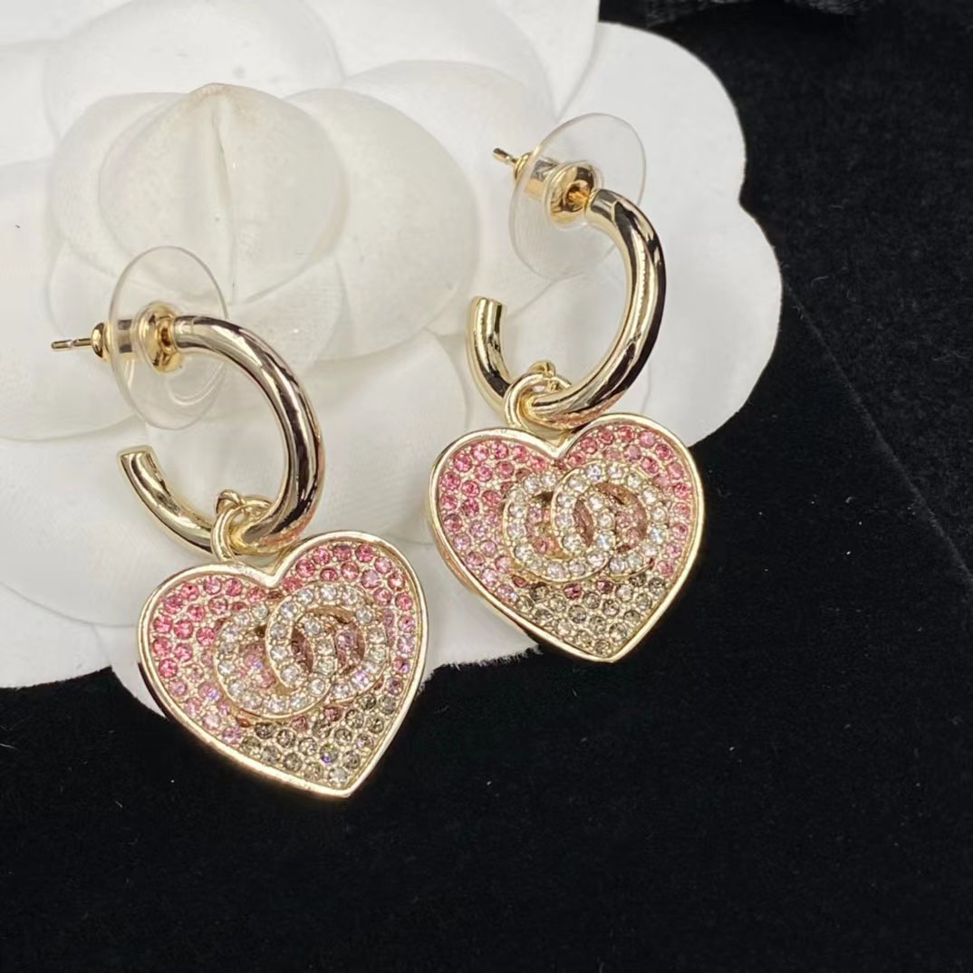 

Heart Dangle Earrings 18k gold-plated ring hook with Swarovski pink rhinestones Female designer earrings set off women's youthful vitality Versatile yet stylish