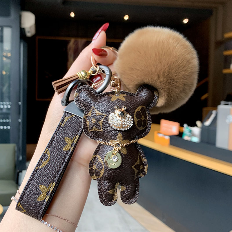 

Designer keychain bear leather fur ball charm key chain car pendant metal fashion personality creative couple checkered variety of styles