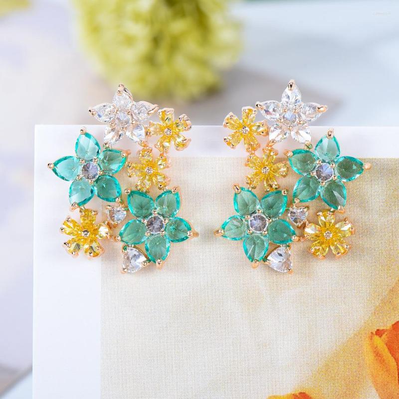

Dangle Earrings Soramoore Luxury Trendy Romantic Flowers Pendant For Women Girl Daily High Quality Japanese Korean Lady Accessories