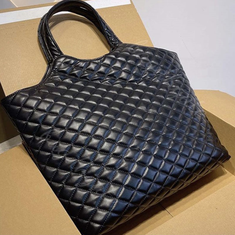 

Mm Graceful Shopping Bag designer bags icare tote Large Capacity Totes Beach Genuine Leather Women Lattice travel Utility quilted On the go tote messenger black, White