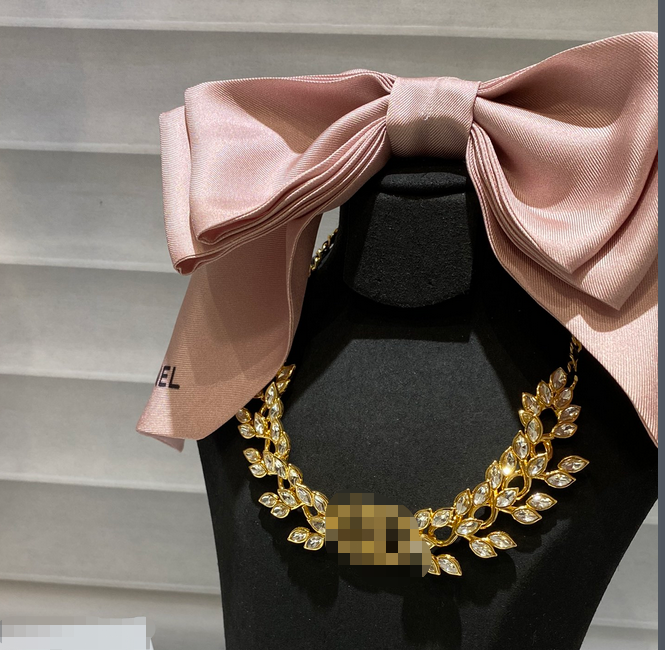 

INS necklace New in luxury fine jewelry chain necklace for womens pendant k Gold Heart Designer Ladies Fashion pearl Saturn Ear of wheat fashion necklace