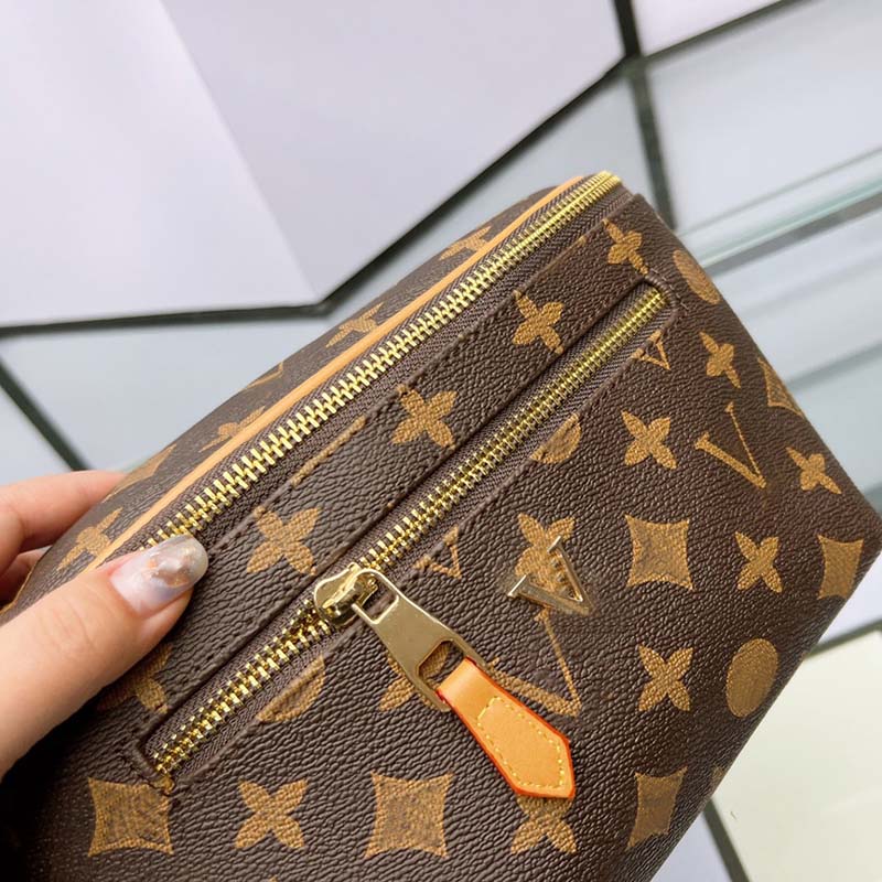 

luxurys designers bag bags Shoulder Bag Chain Handbags Crossbody Purse Lady Leather Classic Style Tote Handbag Messenger Cross body Metallic Vintage Temperament, Brown