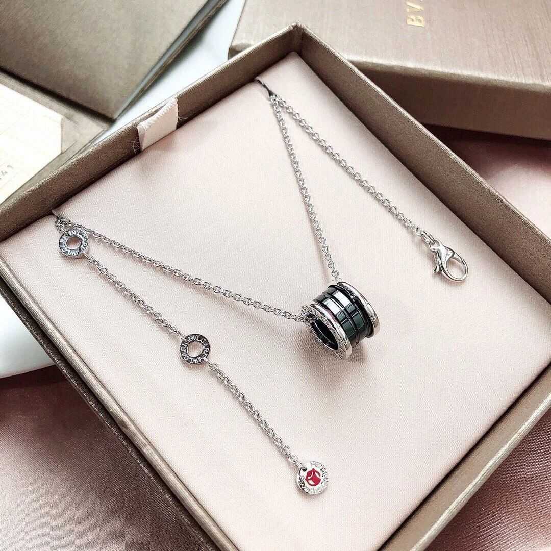 

Bulgar Necklace designer necklace Grey Sterling Silver Little Red Net Same Men's and Women's Charity Black Ceramic Pendant Fade resistant
