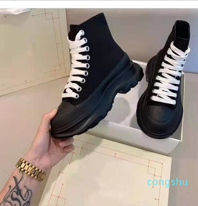 Boots Womens Boot Shoes Tread Slick Triple Royal Outdoor Luxurys Designers Sneakers For Men Alexander Platform Mcqueens