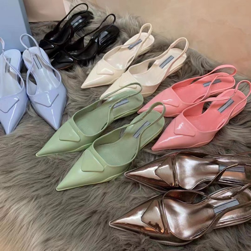 Triangle Logo Sandales Nouveau Designer De Mode Chaussures Lettre Pointu Talons Hauts De Luxe Haut En Cuir Sangle Arrière Baotou Solide Jelly Clo