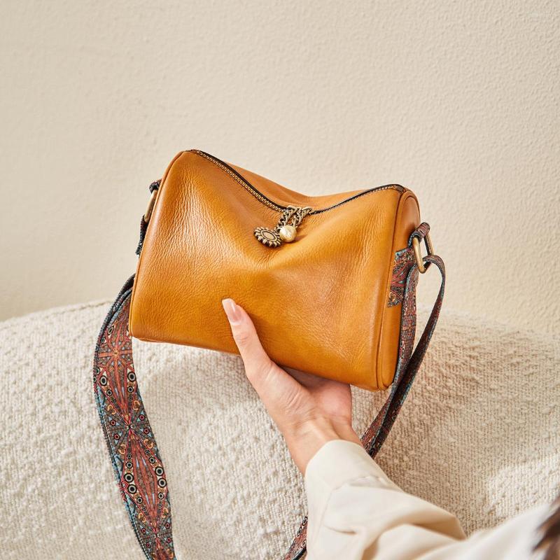 

Evening Bags High Quality Genuine Women's 2023 Broadband Messenger Autumn And Winter Pillow Leather Shoulder Bag, Black