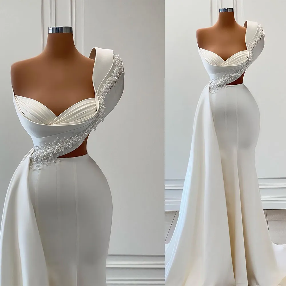 

2023 Gorgeous Mermaid Wedding Dresses Bridal Gown Pearls Beaded One Shoulder Satin Cutaway Waist Sweep Train Custom Made Beach Country Plus Size vestido de novia, Silver