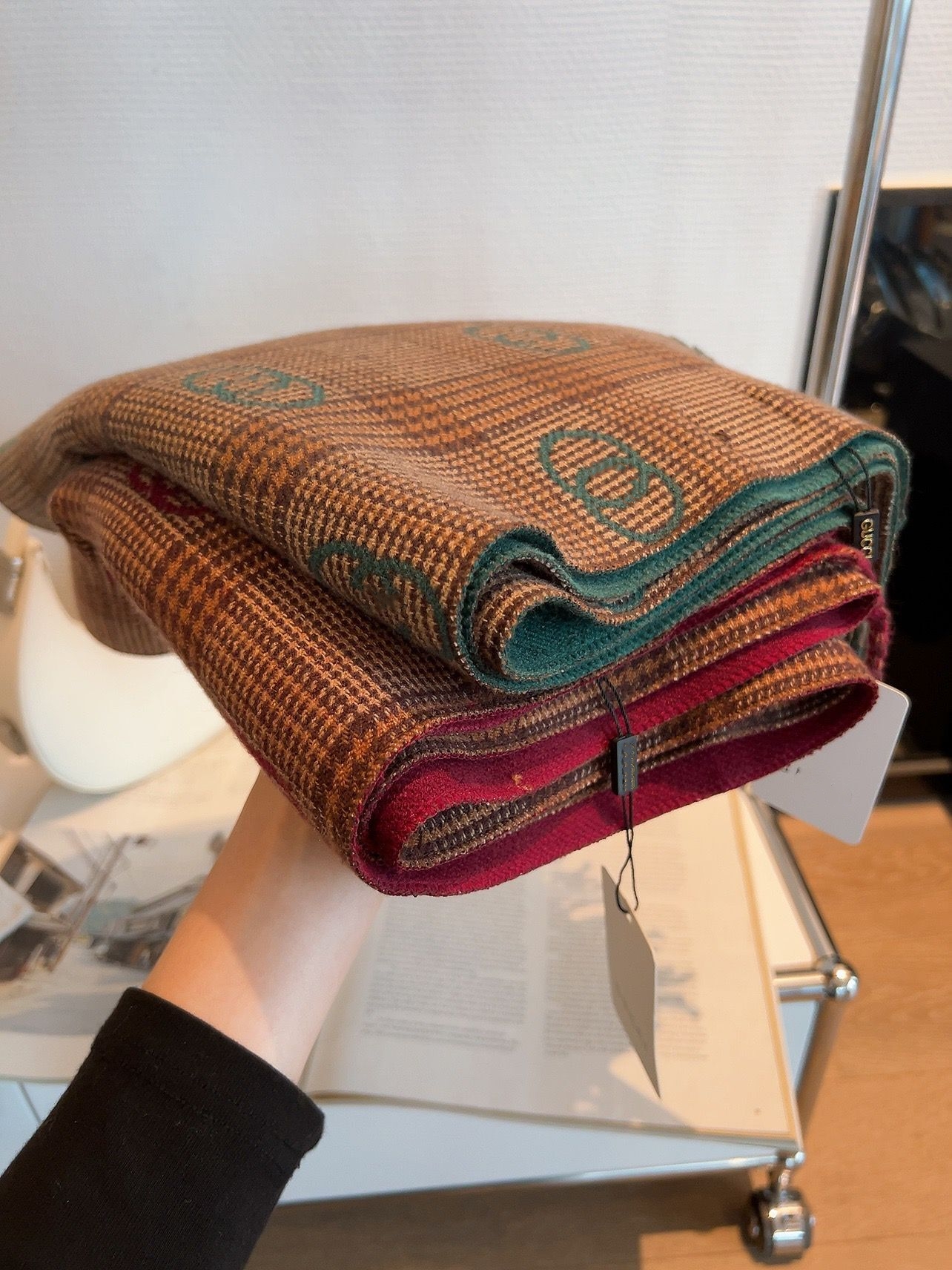 

2022 New Top Women men Wear Designer Scarf 100% Cashmere Large Letter Mink Hair Scarf Double sided Autumn and Winter Warm Size 195x35cm Christmas Gift