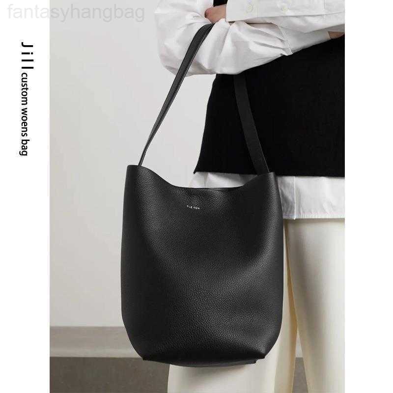 

Designer Bags Leather Capacity One Shoulder Bucket Large Tote Fashion Leisure Commuter Bag FemaleClassic tote bag THE ROW, Black medium size