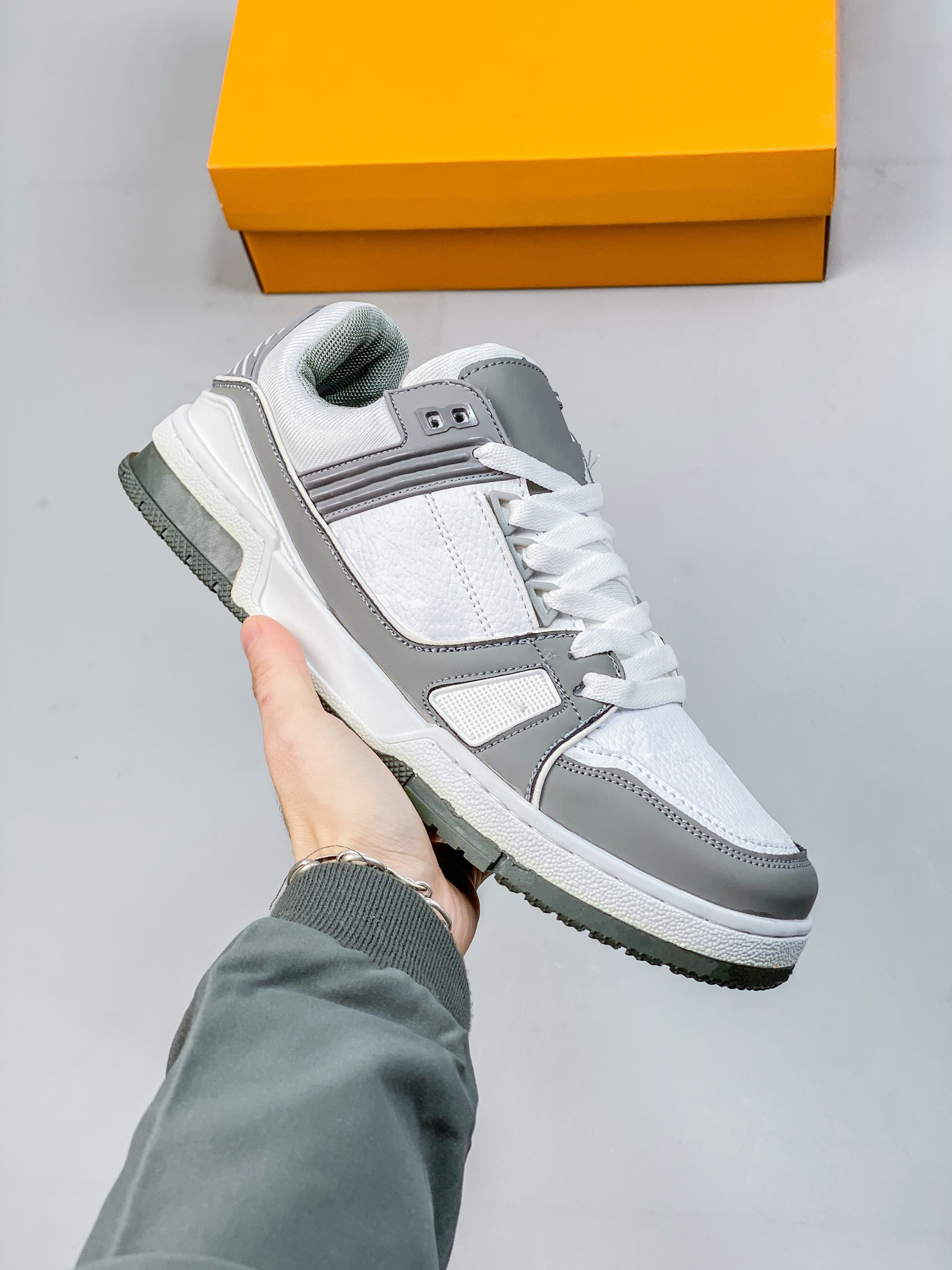 

2023 Designer Trainer Casual Sneakers Abloh Monograms Calfskin Leather Overlays Platform Low Outdoor Sneakers Size38-44, Color2