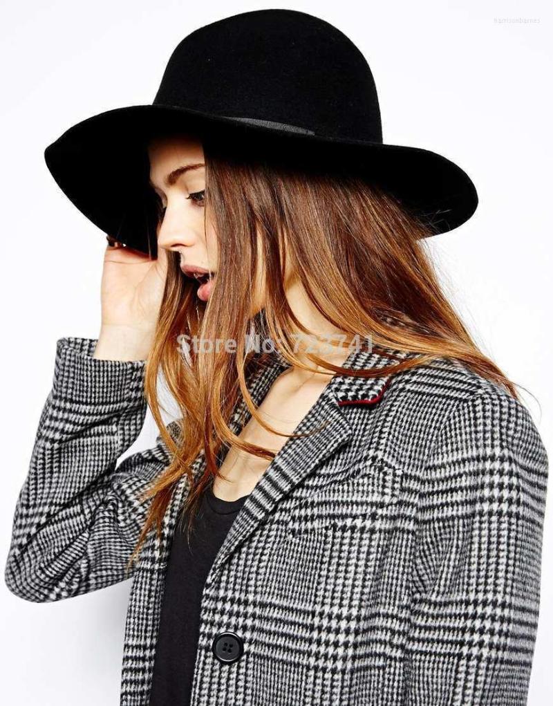 

Berets 6pcs/LOT Fashion Autumn Winter Wool Women's Fedora Hats Floppy Trilby Felted Hat Ladies Panama Cap Adjusted Wholesale, Black