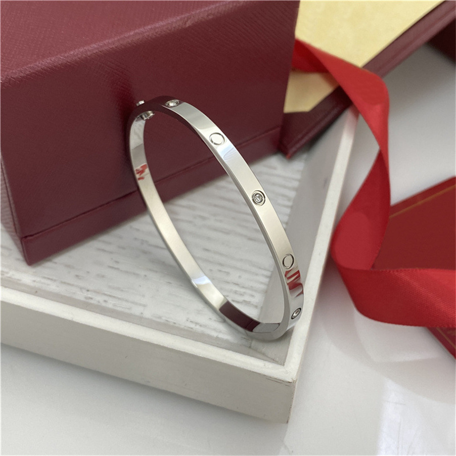 

Silver Cuff Bangle Bracelets Designer For Women 18k Gold Plated Stainless Steel Bangles Christmas Gifts Fashion Luxury Jewelry Designer Bracelet Punk Accessories
