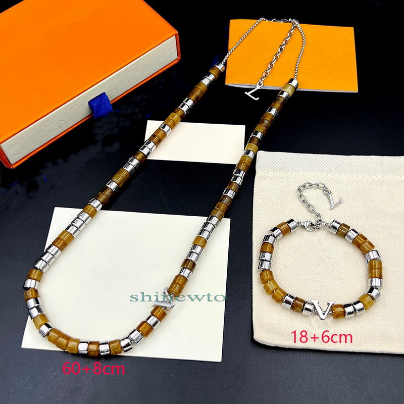 

Europe America Fashion Style Shades Necklace Bracelet Men Silver-colour Metal Engraved V Letter Brown Pyramide Bead Jewelry Sets M00887, No original box