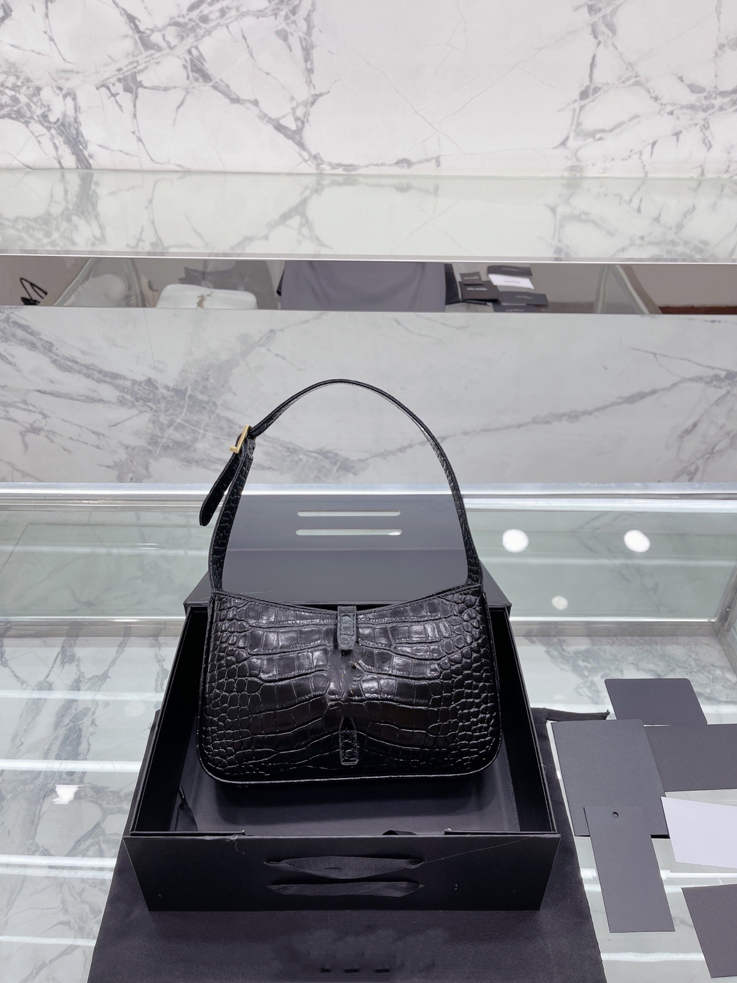 

Designers Bag fashion women Shoulder Luxury Nylon with letters canvas letters Wholesale Purses Bags metal chain gold silver Genuine Leather, Black