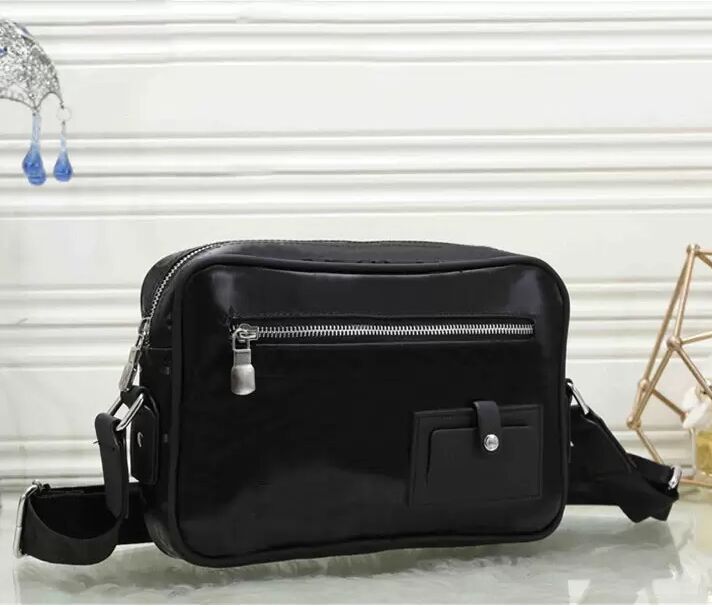 

2023 Trapstar Bag Luxury Designer Handbag Fashion Single Shoulder Men and Women Couple Letter Trend Wallet High Street boys girls backpacks, No bags