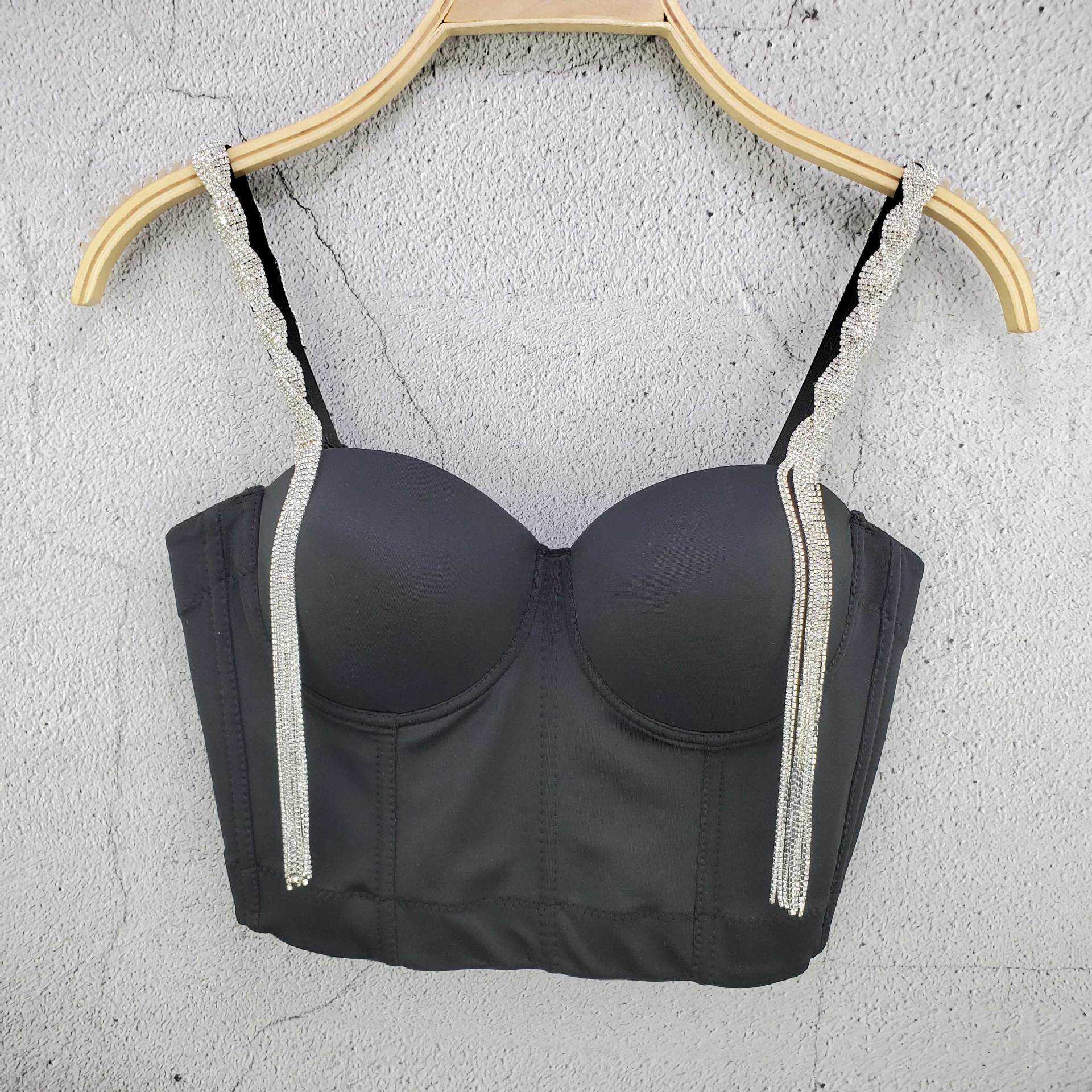 

The new a-diamond tassel chain vest suspender design is light and luxurious high-grade temperament slim and wear a jacket outside, White