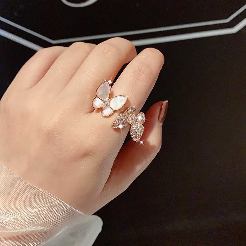 

Designer vann clover rings Fritillaria butterfly ring fairy light finger female fashion design feeling