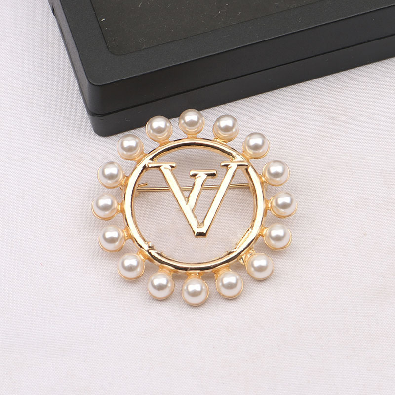 

Famous Design Brand Desinger Brooch Women Crystal Rhinestone Pearl Letter Brooches Suit Pin Luxurys Fashion Gifts Jewelry Clothing Decoration Accessories Style-7