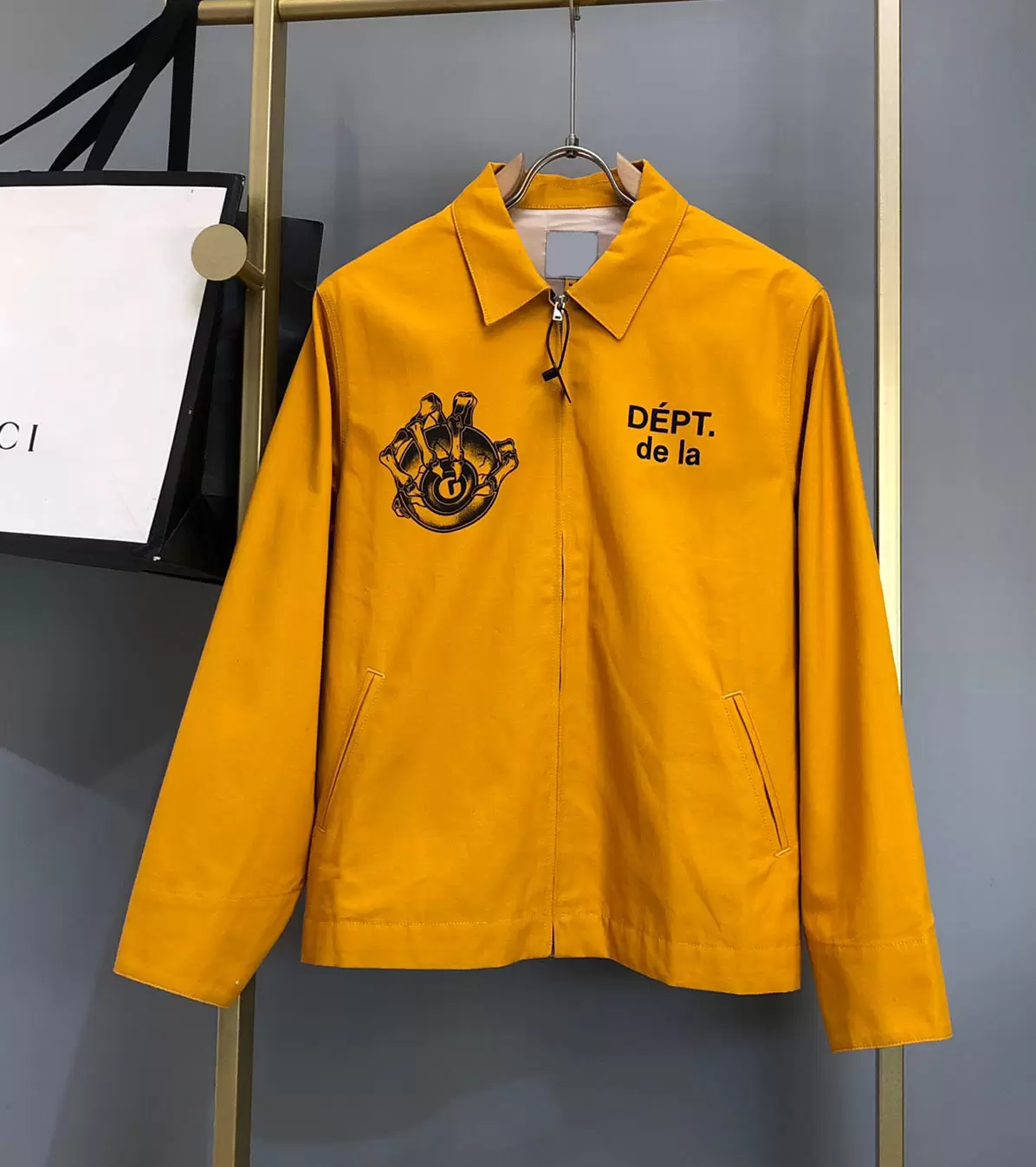 

New AOP jacquard letter knitted sweater in autumn / winter 2022acquard knitting machine e Custom jnlarged detail crew neck cotton 4553s, Yellow