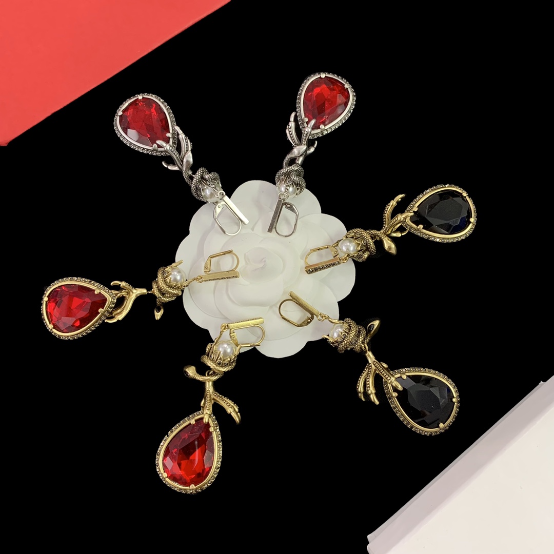 

Rebellious punk style Women Diamonds Spider Dangle Earrings Skull Black gemstone Pendant ladies Earring studs ME2 --05 Designer Jewelry Gift