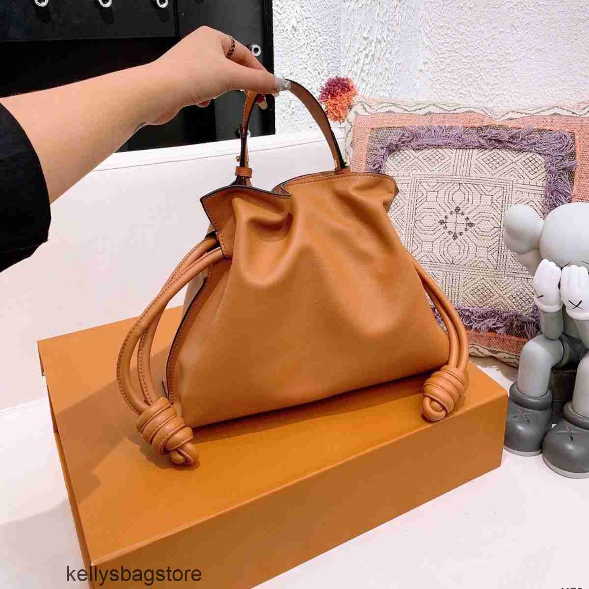 

Women's Designer Bag One Loews Bags Cowhide 2023 Flamenco Drawstring Shoulder Dumpling Large Capacity Handbag S1v3, Blue