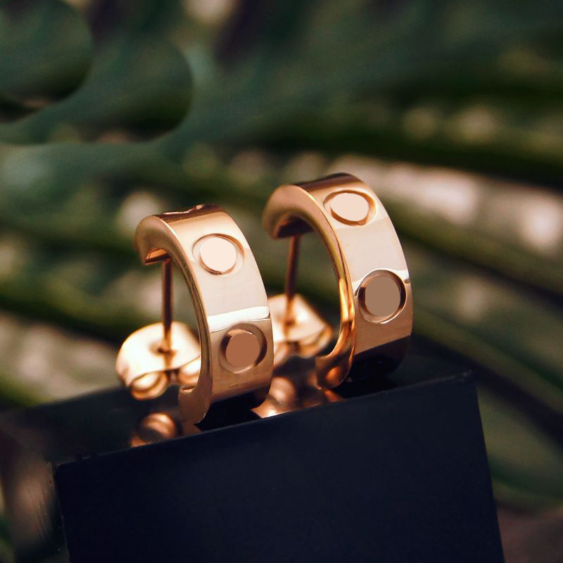 

Love earring stud luxury earrings designer men jewelry small circle elegant diamond retro plated rose gold hoop woman ohrringe cjeweler earings designer