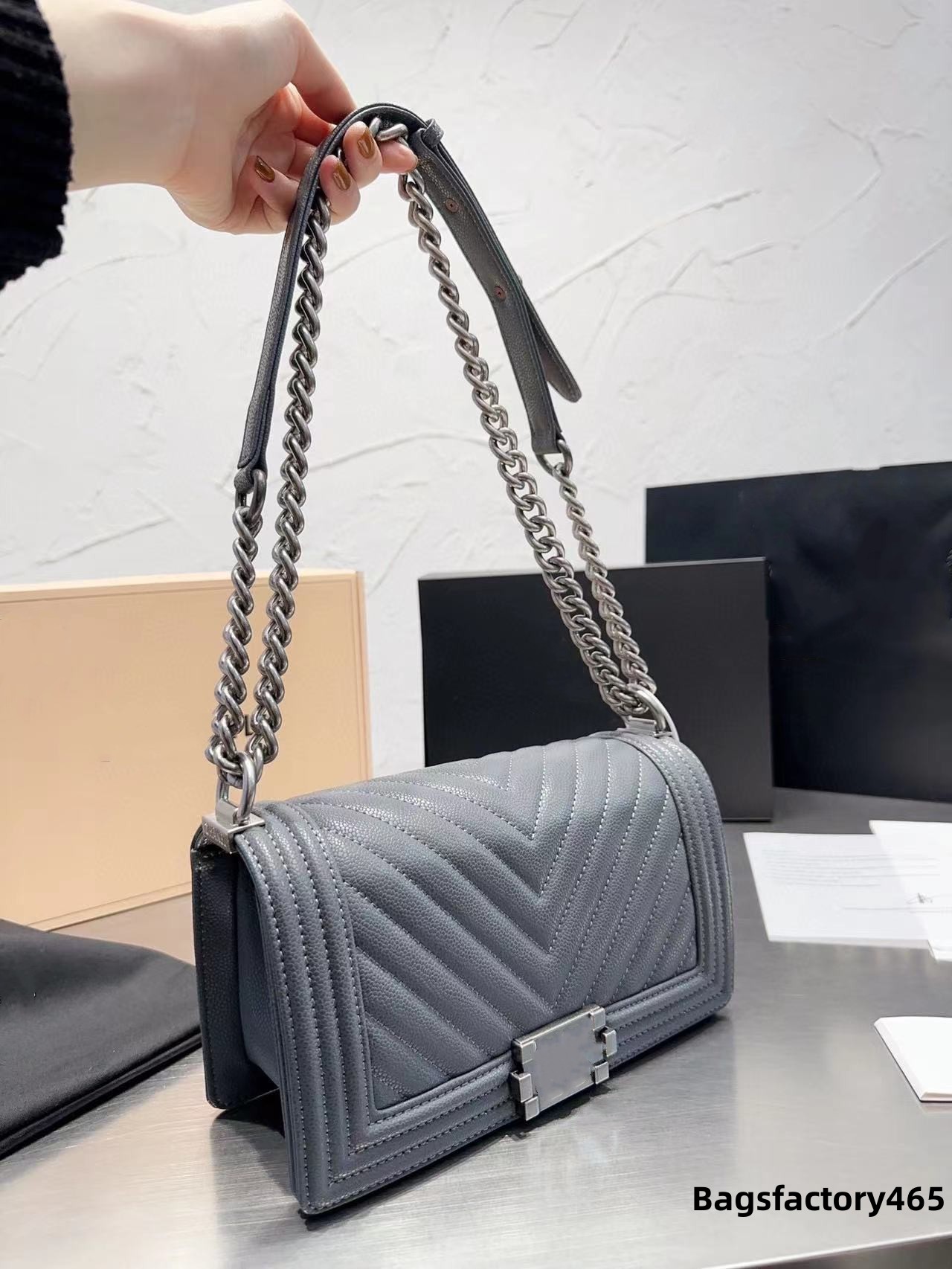 

Classic Women Wholesale Designer Classic Mini Fashion Bags Quilted Chain Flap Diamond Calfskin Caviar Genuine Leather Shoulder Crossbody Bag Luxury Handbags, Beige v