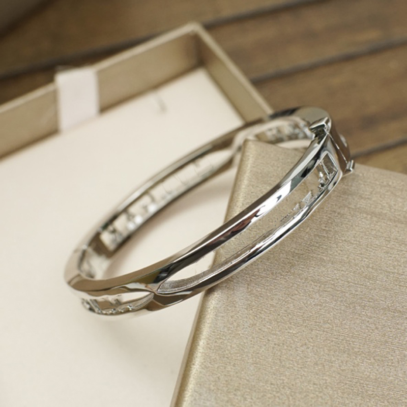 

Designers 22ct Gold Bracelet Mens Classic Zero1 Hollow Out Bangle Festival Women Bracelets Fashion Copper Bangles Luxurys Jewelry Charm Bracelet 2 Colors