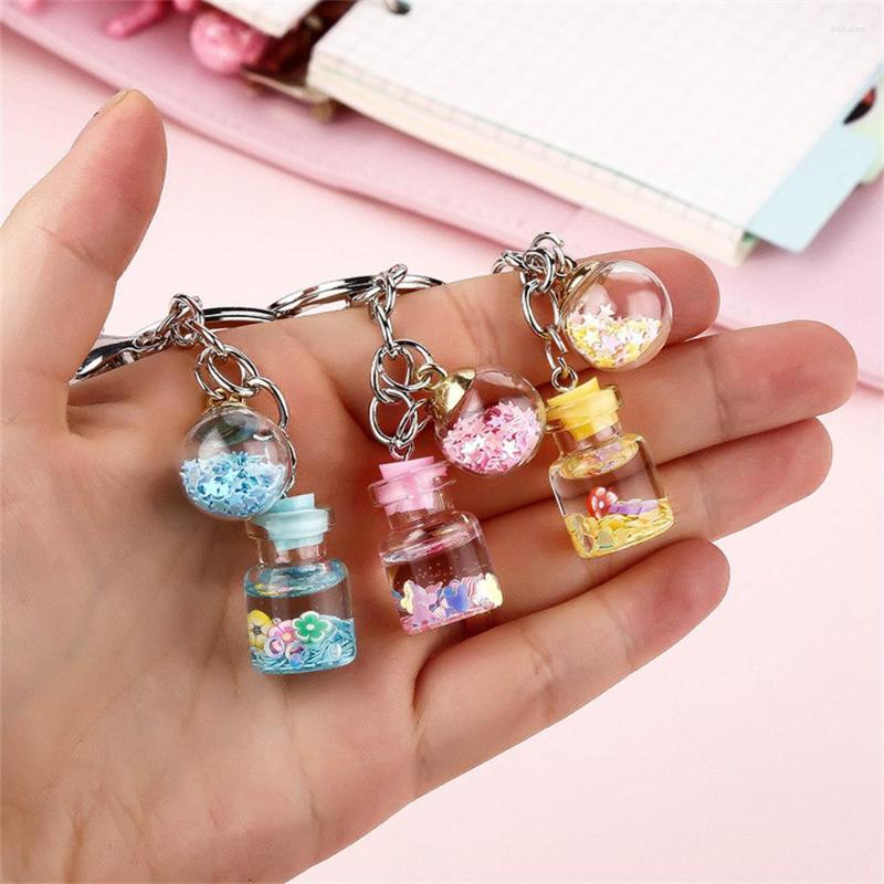 

Keychains Lovely Flower Quicksand Bottle Keychain Star Sequins Key Chains Wishing Keyrings Holder Women Bags Accessories Gifts
