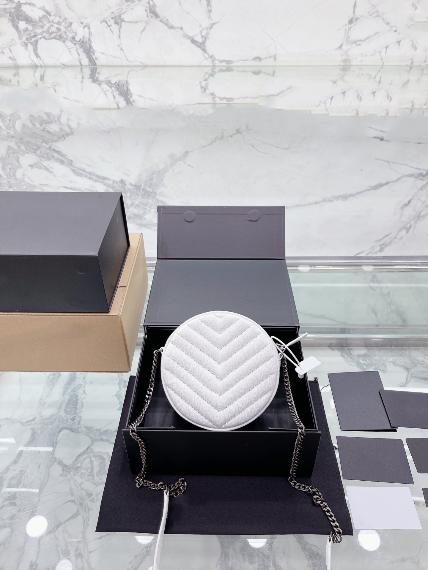 

Luxury designer shoulder bag mens wallets women tote wholesale bags 2022 New Fashion Bags with letters canvas Purses metal chain, White