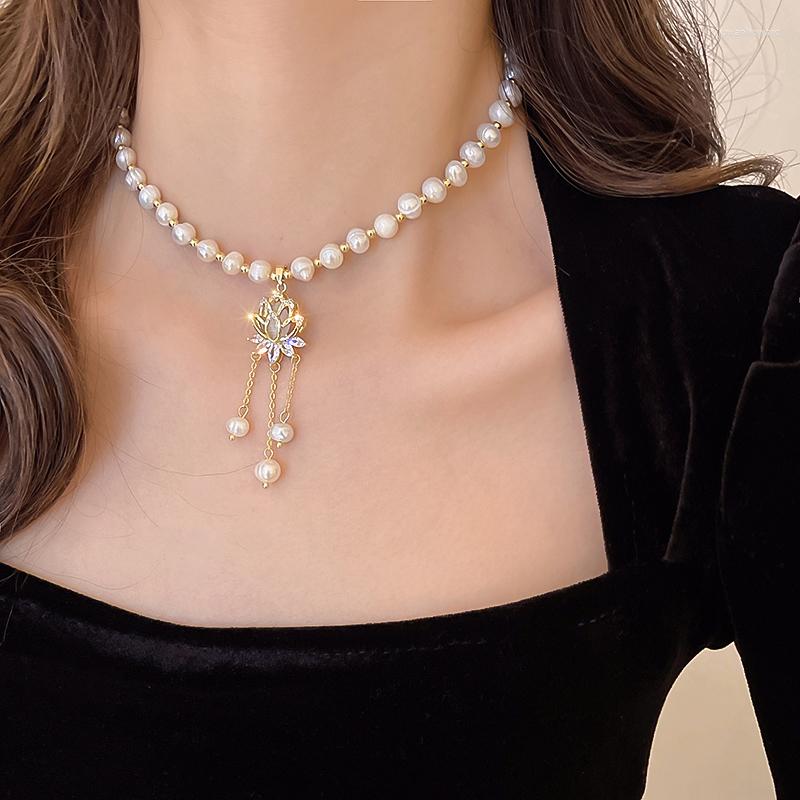 

Choker Zircon Lotus Flower Pendent Necklace For Women Freshwater Pearl Clavicle Chain Winter Jewelry Accessories Anniversary Gifts