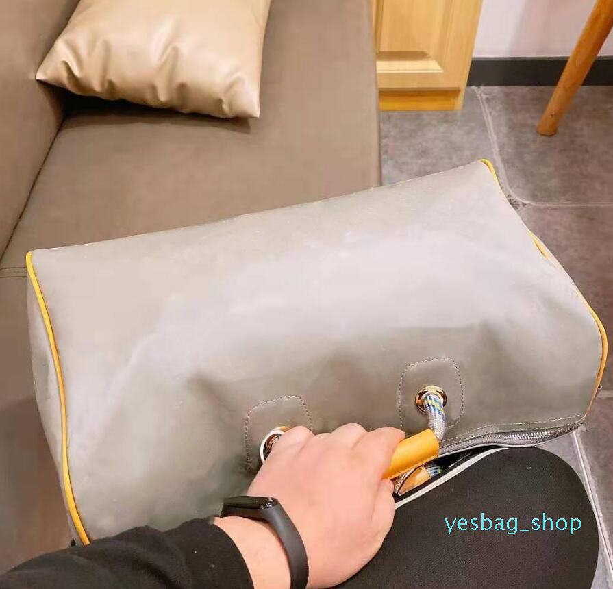 

2022 Bag Laser Hand Luggage Travel Luxury Handbags Waterproof Duffel Duffle Men 552 Handbag Tote Boys Style Unisex Women Handbags Backpacks, Light grey