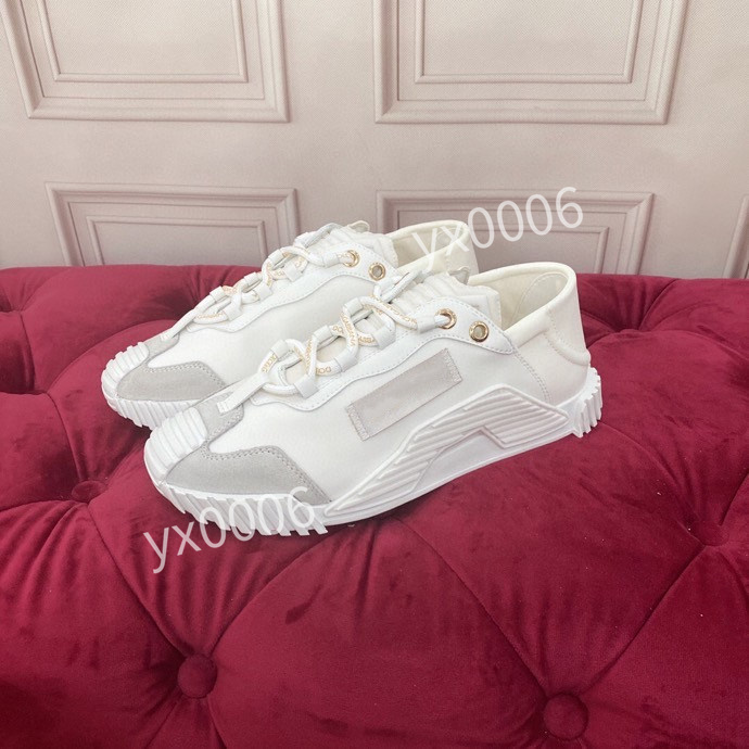 

2022 top Designer Boots Casual Shoes Real Leather Classic plaid Trainers berry Stripes Shoe Fashion Trainer Woman bar sneakers size35-41 hc210427, 01