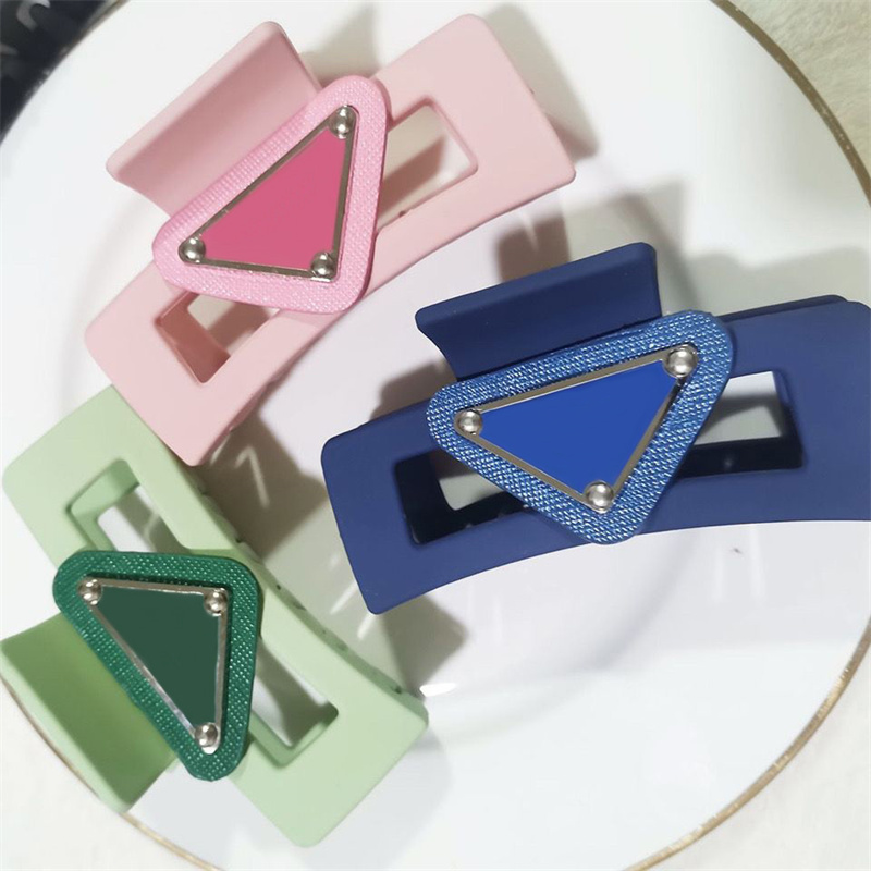 

Womens Fashion Clamps Hair Clips High Quality Designers Brand Luxurys Hairpins Classic Letters Multicolor Hair Pins Hairclip Clamp