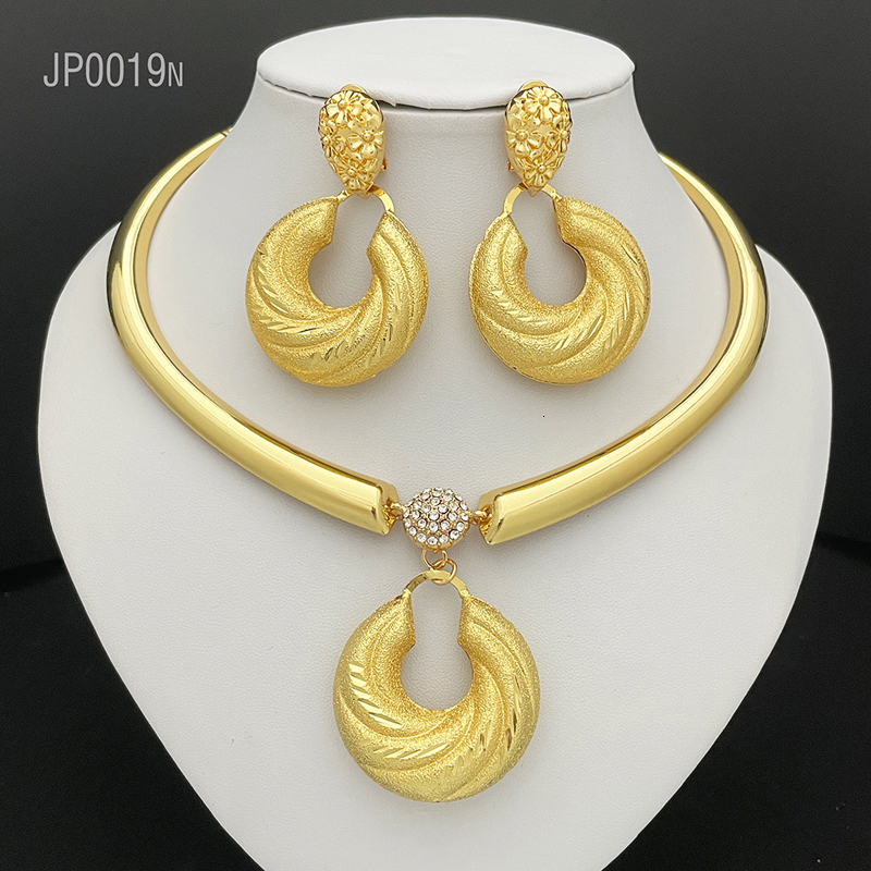 

Wedding Jewelry Sets Dubai Women Necklace Earrings Set African Fashion Nigeria Gold Plated Bride Party Gifts 221207