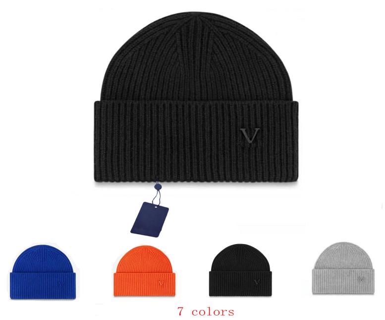

Rubber Letter Snow Beanies For Winter Designer Knit Skull Caps Unisex Luxury Ski Cap 7 Colors5205168, Black
