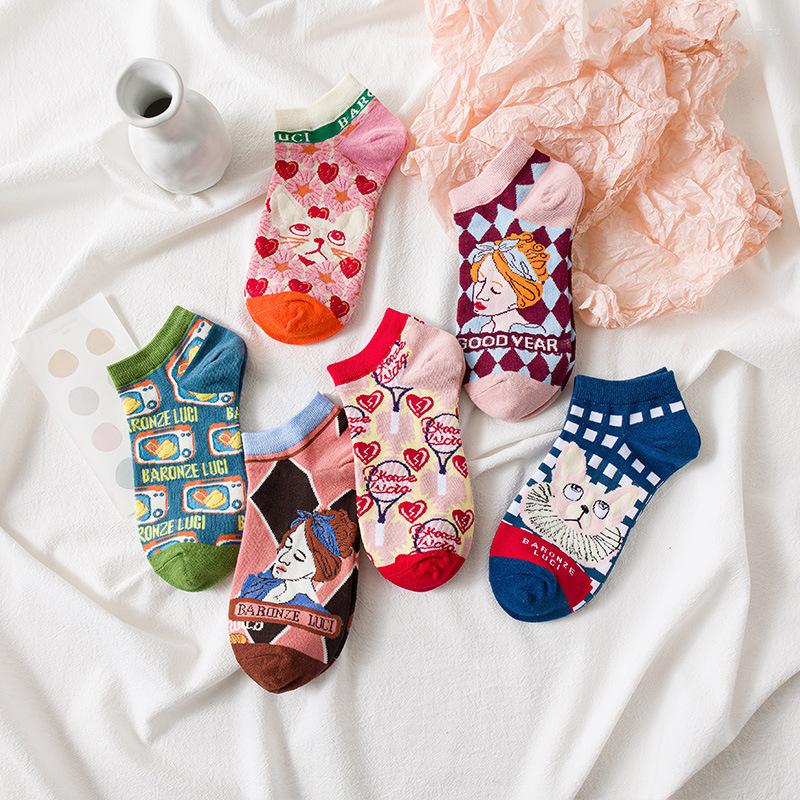 

Women Socks Classic And Funny Harajuku Casual Cute Skateboard Retro Personality Art Oil Short