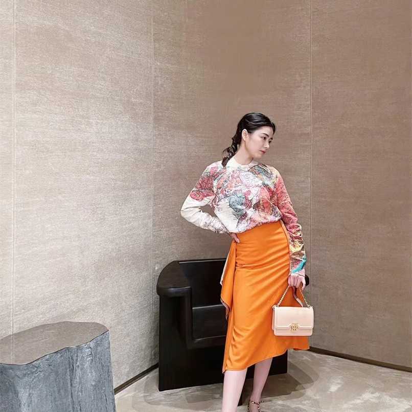 

Top Quality Burbrerys Women Handbags Overseas TB lock catch mini chain leather Elongateo handbag shoulder bag, Figure 1