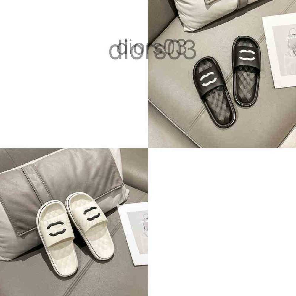 

Woman Channel Slipper Pool Beach New Europe And America Women Man Lovers Summer Soft Bottom Antiskid Cool H Slippers, Black